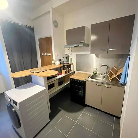 Fonctionnel Et Intime, 10Min Aeroport, 10Min Nantes, Parking Gratuit Bouguenais