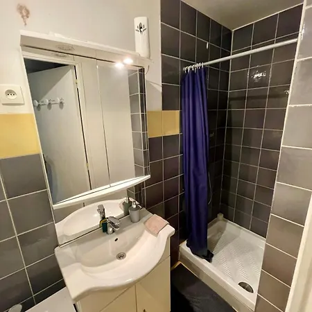 Fonctionnel et intime, 10min Aéroport, 10min Nantes, Parking gratuit
